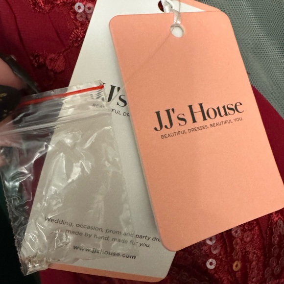 NWT JJs House Burgundy Bridesmaid Formal Homecoming Ren Fair Dress with Cape - Picture 12 of 13